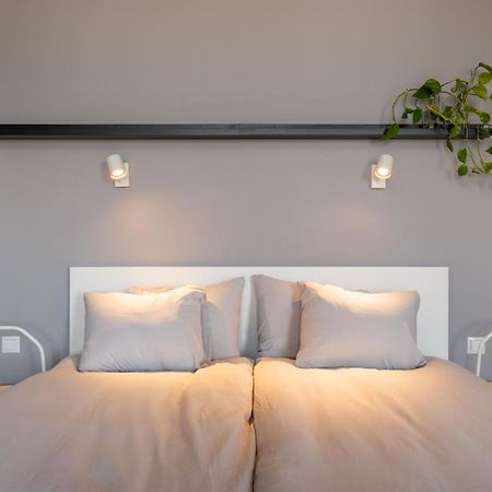 Cosy Studio With River View Riga Bagian luar foto