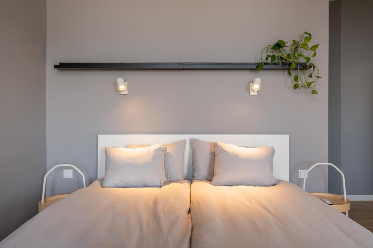 Cosy Studio With River View Riga Bagian luar foto